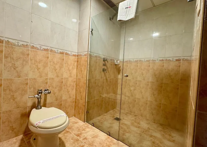 Hot Plaza Belices - - Solo Adultos *